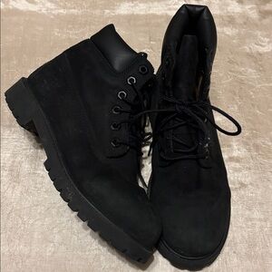 TIMBERLAND Premium 6" Boots Black Boys 4.5 / Women’s 6